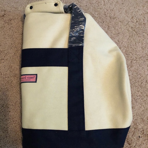 Vineyard Vines NWT canvas duffel bag - Picture 4 of 8